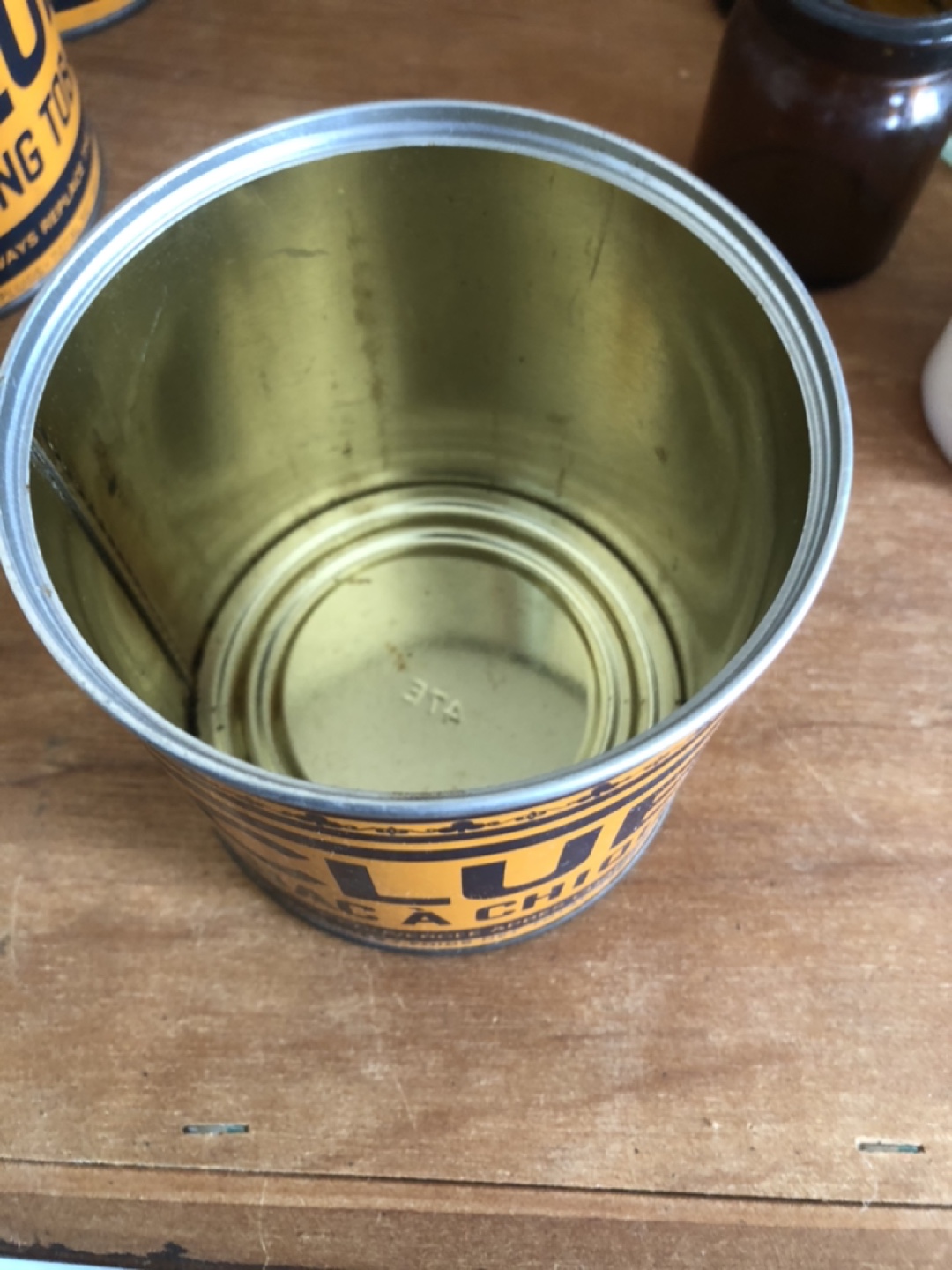 Nine Vintage Club Tins - photo 2