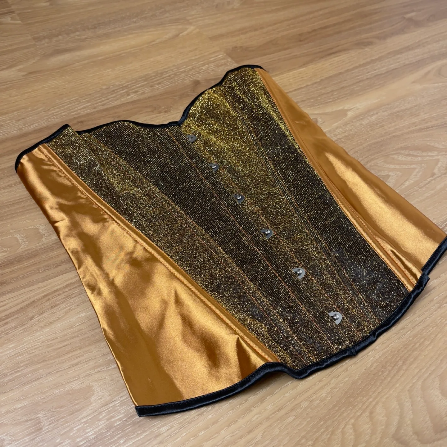 Gold and Black Glitter Corset image indicator(4)