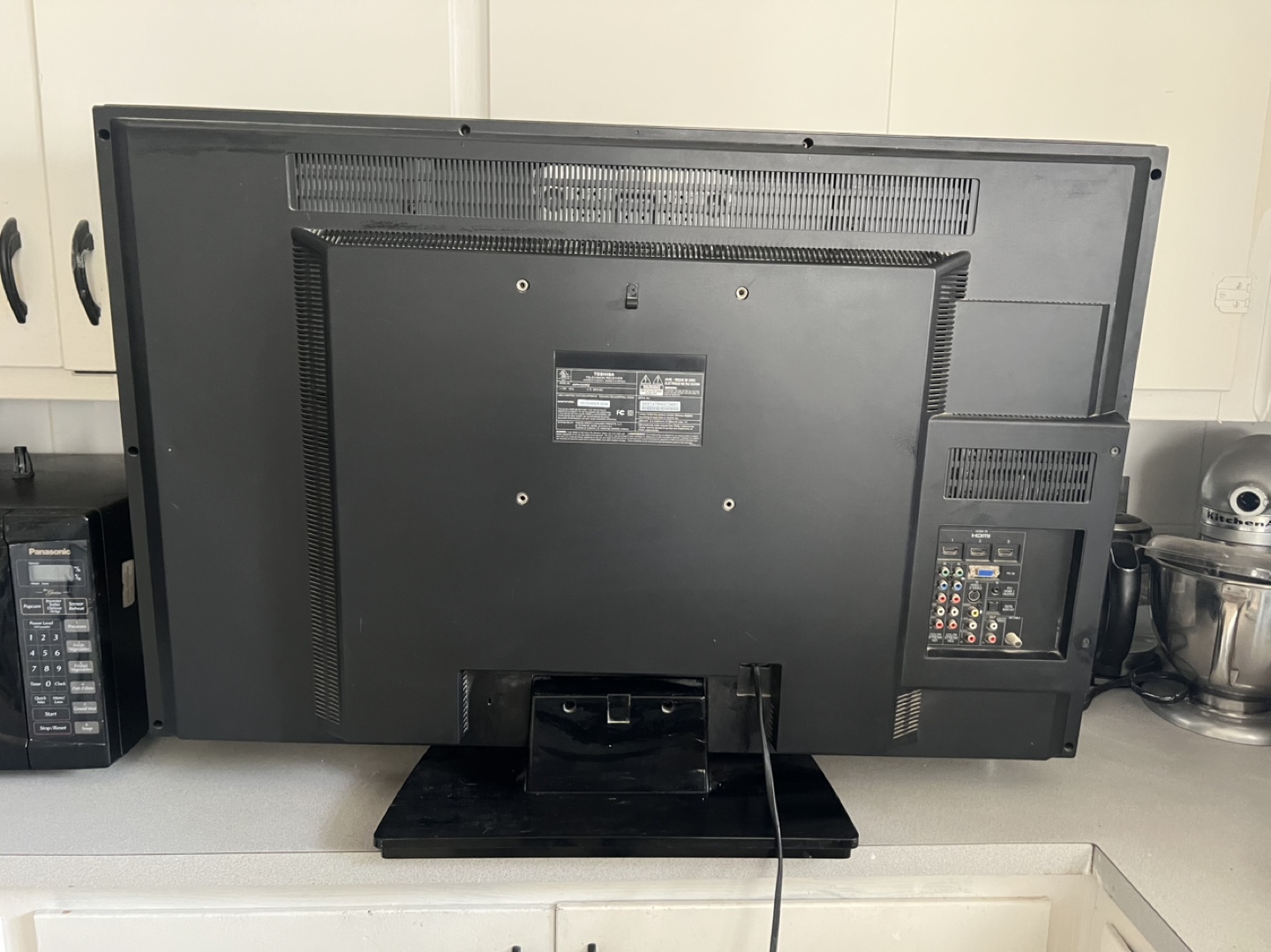 Toshiba LCD HDTV - photo 5