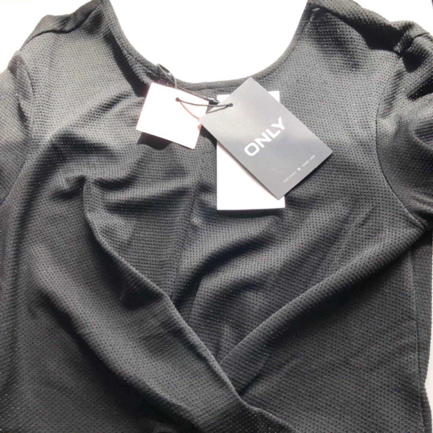 ONLY Long Sleeve Glitter Twist Mini Dress image indicator(10)