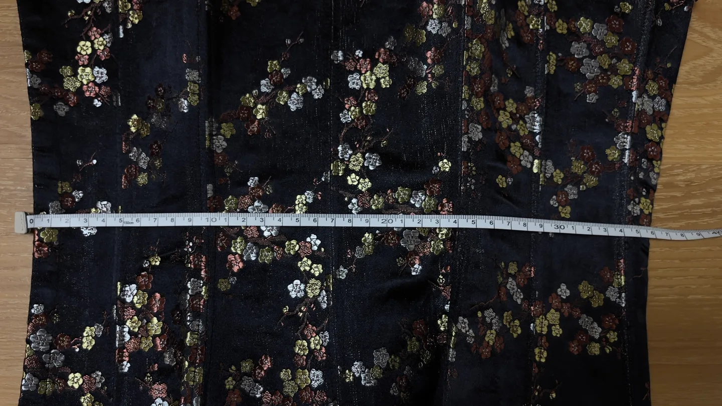 Black Floral Corset with Lace Trim image indicator(6)