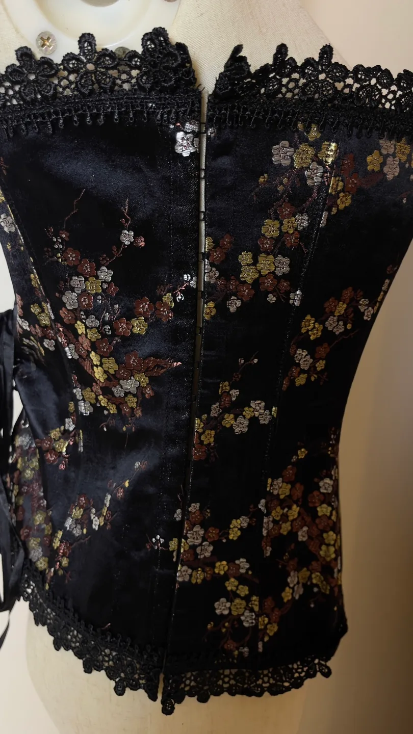 Black Floral Corset with Lace Trim image indicator(3)