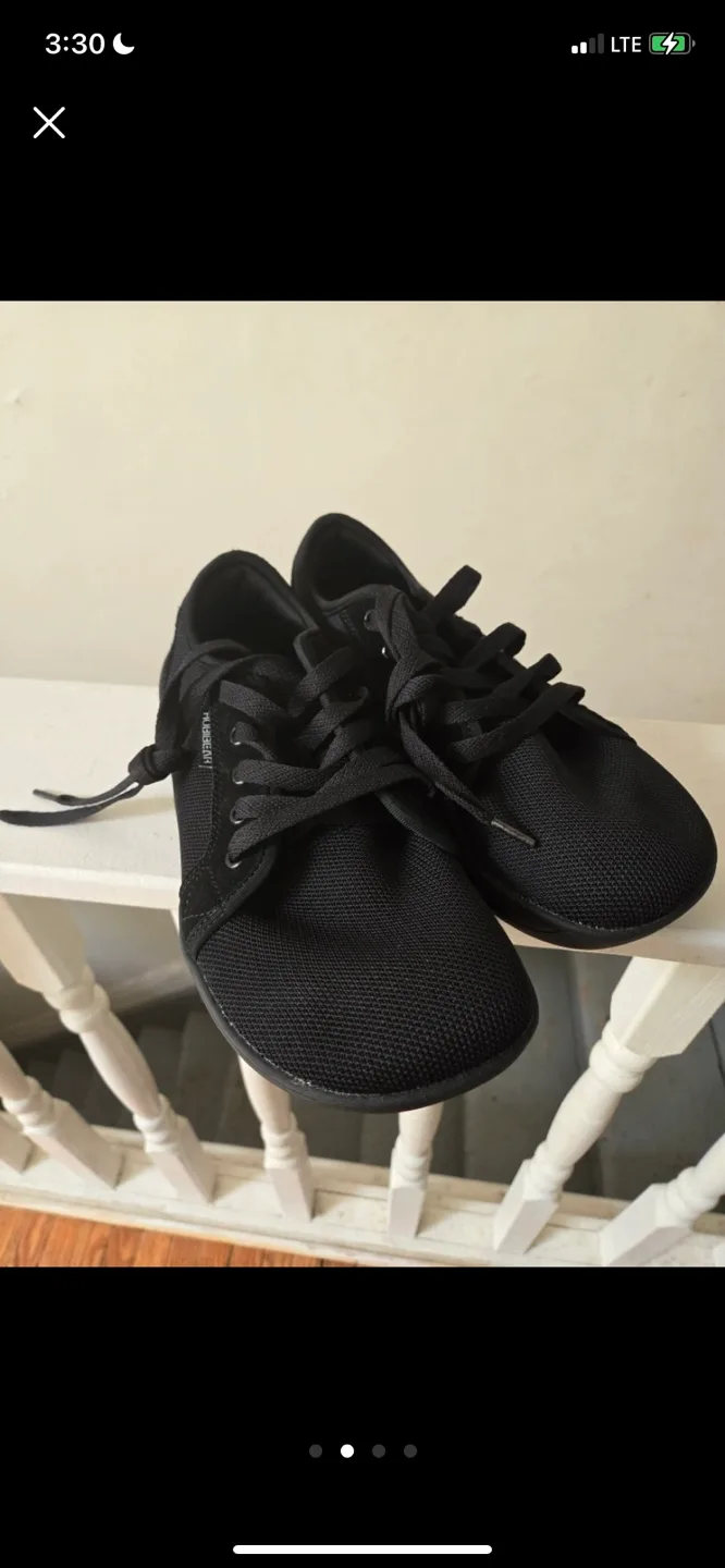 NEW women’s sneakers size 9 image indicator(2)