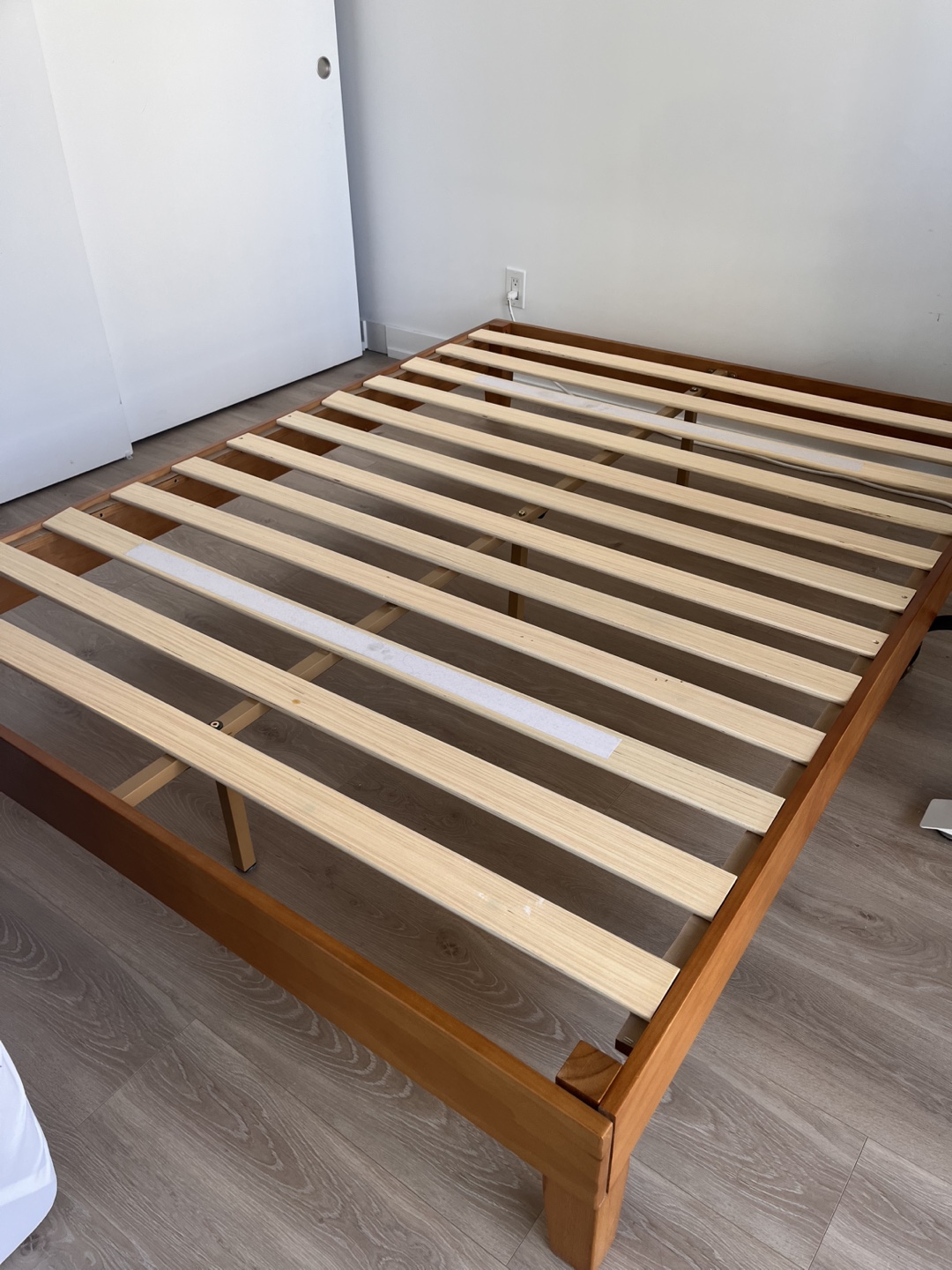 Queen Size Platform BedFrame