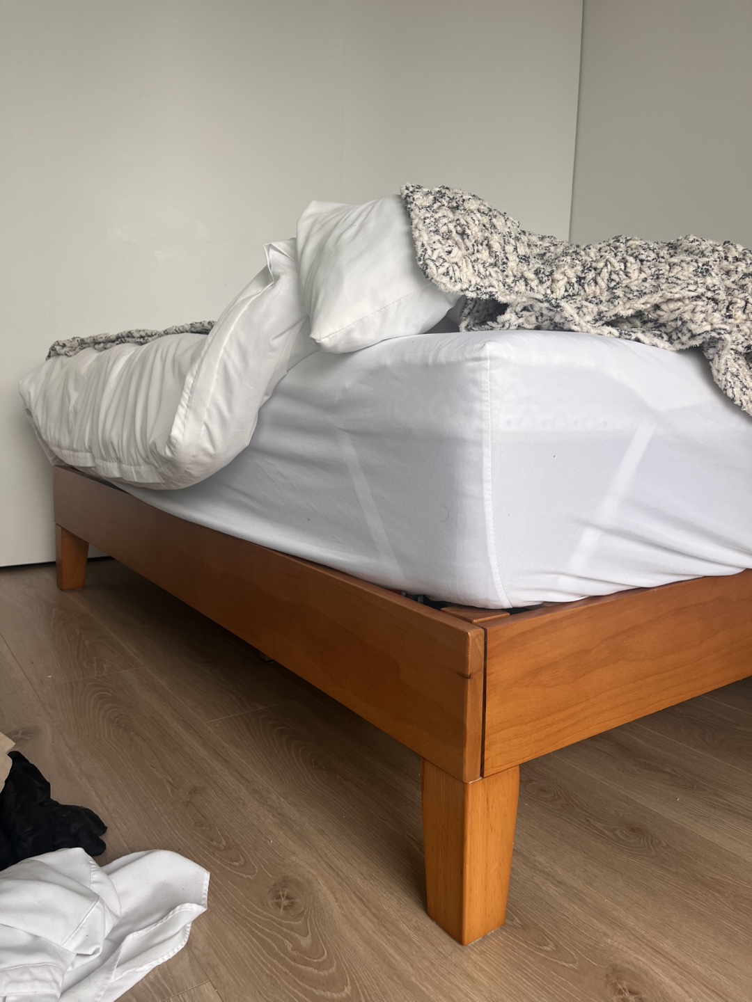 Queen Size Platform BedFrame - photo 2