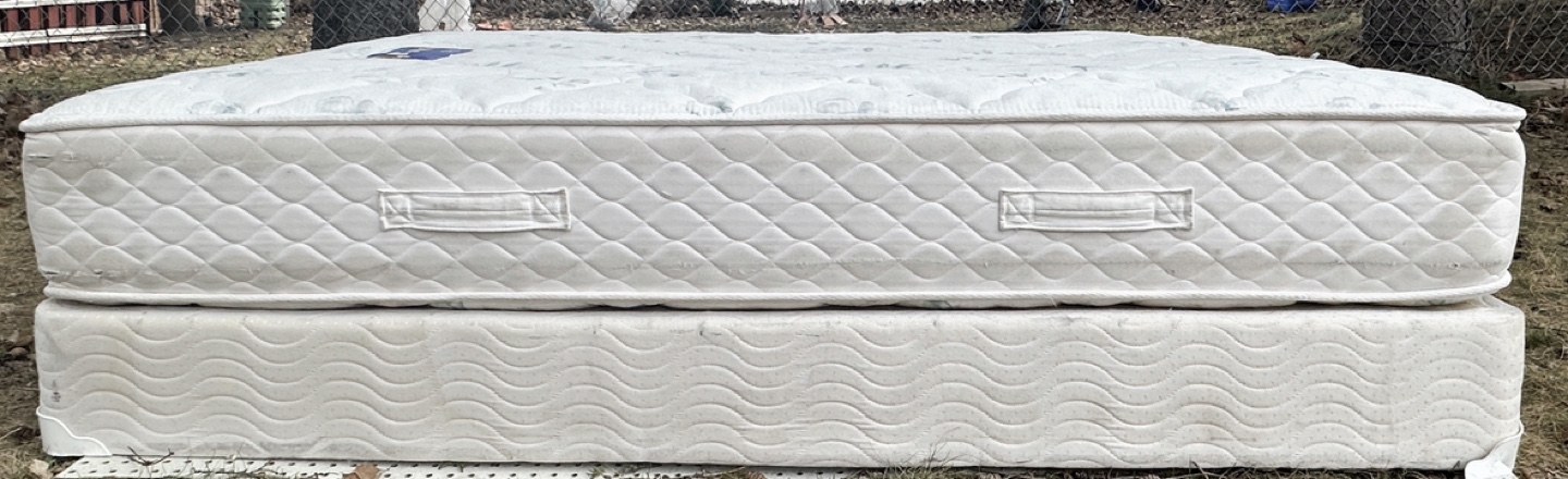 DELIVERY INCLUDED IN PRICE: Double Mattress and Box Spring Set - photo 3