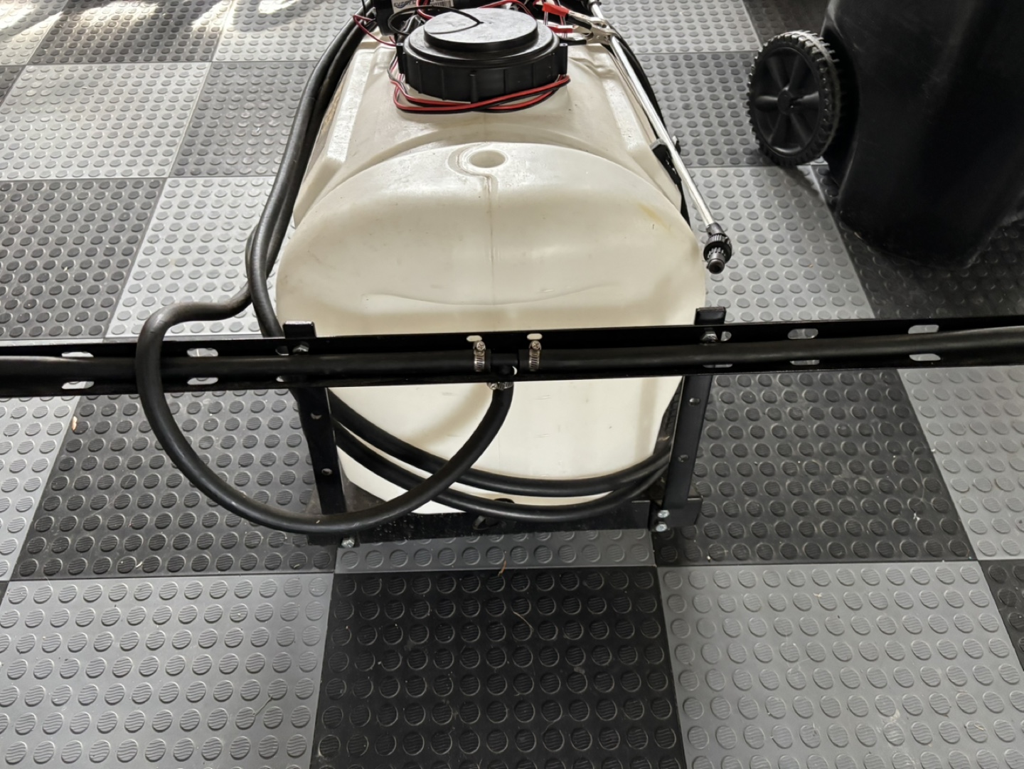 BC Agri-Ease 12V Battery Powered Sprayer - photo 2