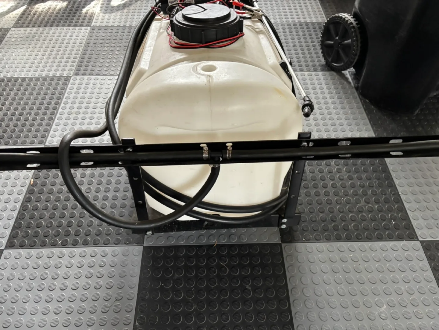 BC Agri-Ease 12V Battery Powered Sprayer image indicator(2)