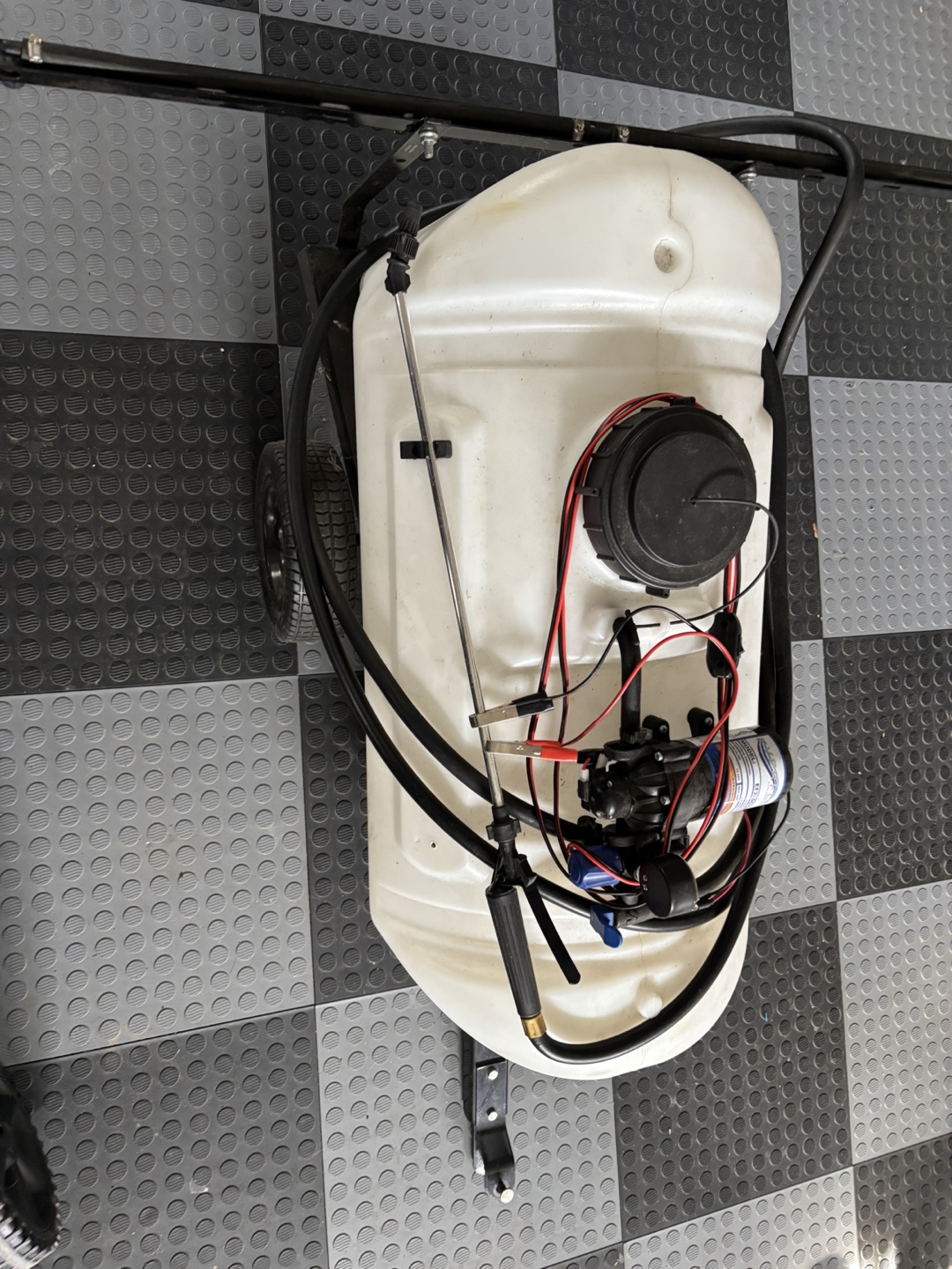 BC Agri-Ease 12V Battery Powered Sprayer - photo 4