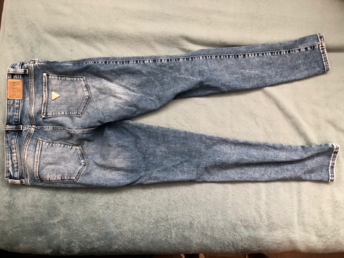 Guess Sexy Curve Skinny Mid Wash Jeans - Size 26 image indicator(4)