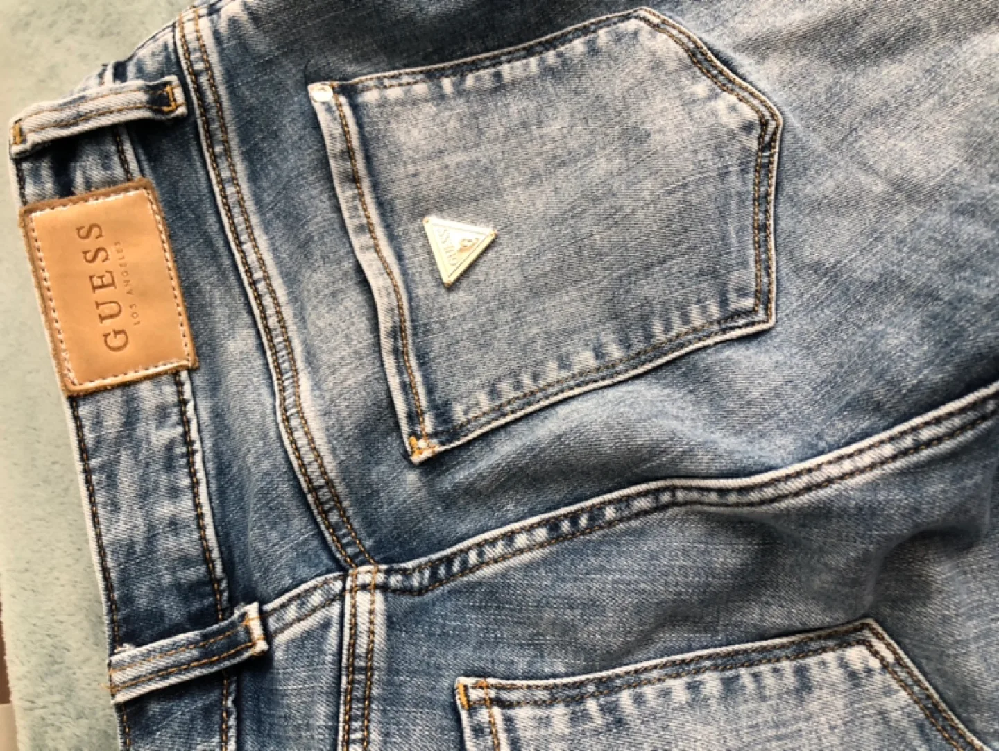 Guess Sexy Curve Skinny Mid Wash Jeans - Size 26 image indicator(3)