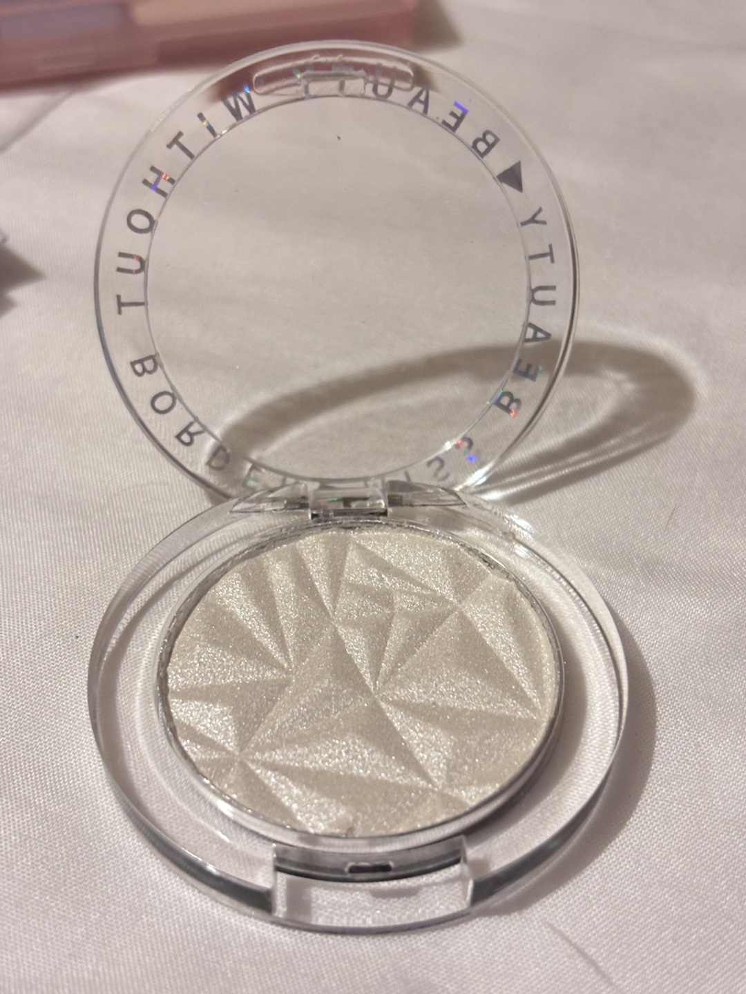 Miss Beauty Without Borders Shimmer Eyeshadow - photo 4