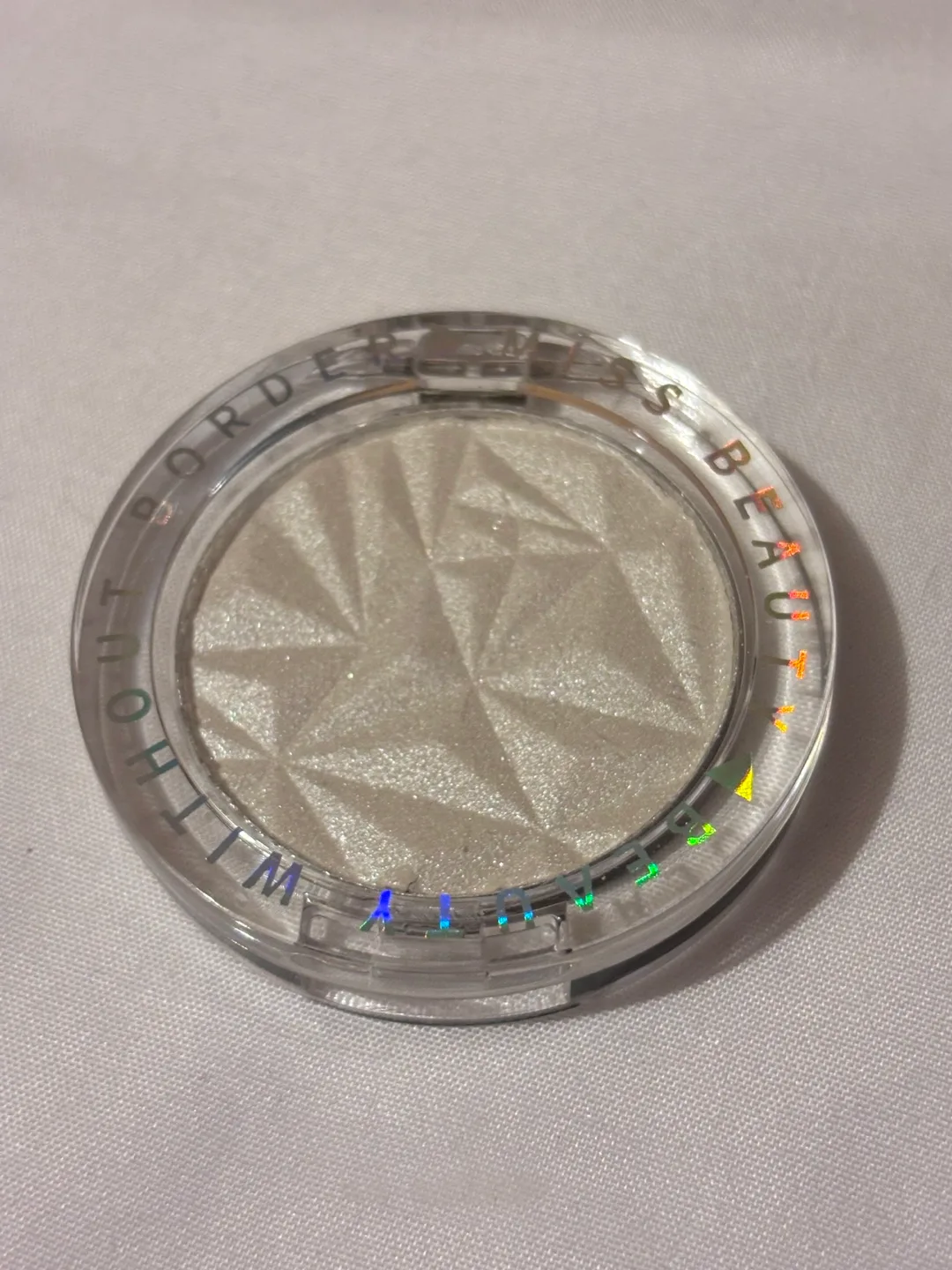 Miss Beauty Without Borders Shimmer Eyeshadow thumbnail