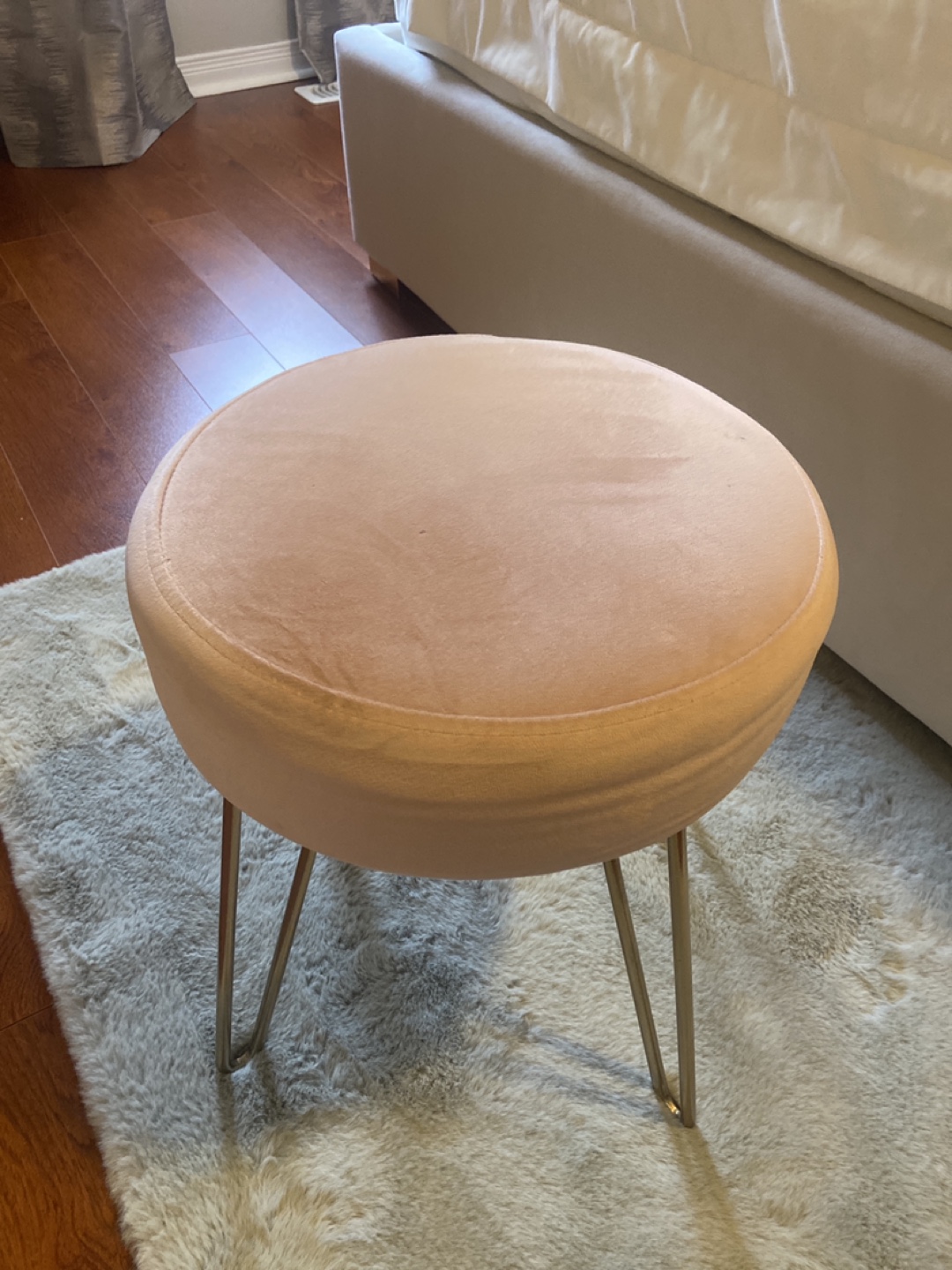 Pink Velvet Round Stool with Gold Legs - photo 3
