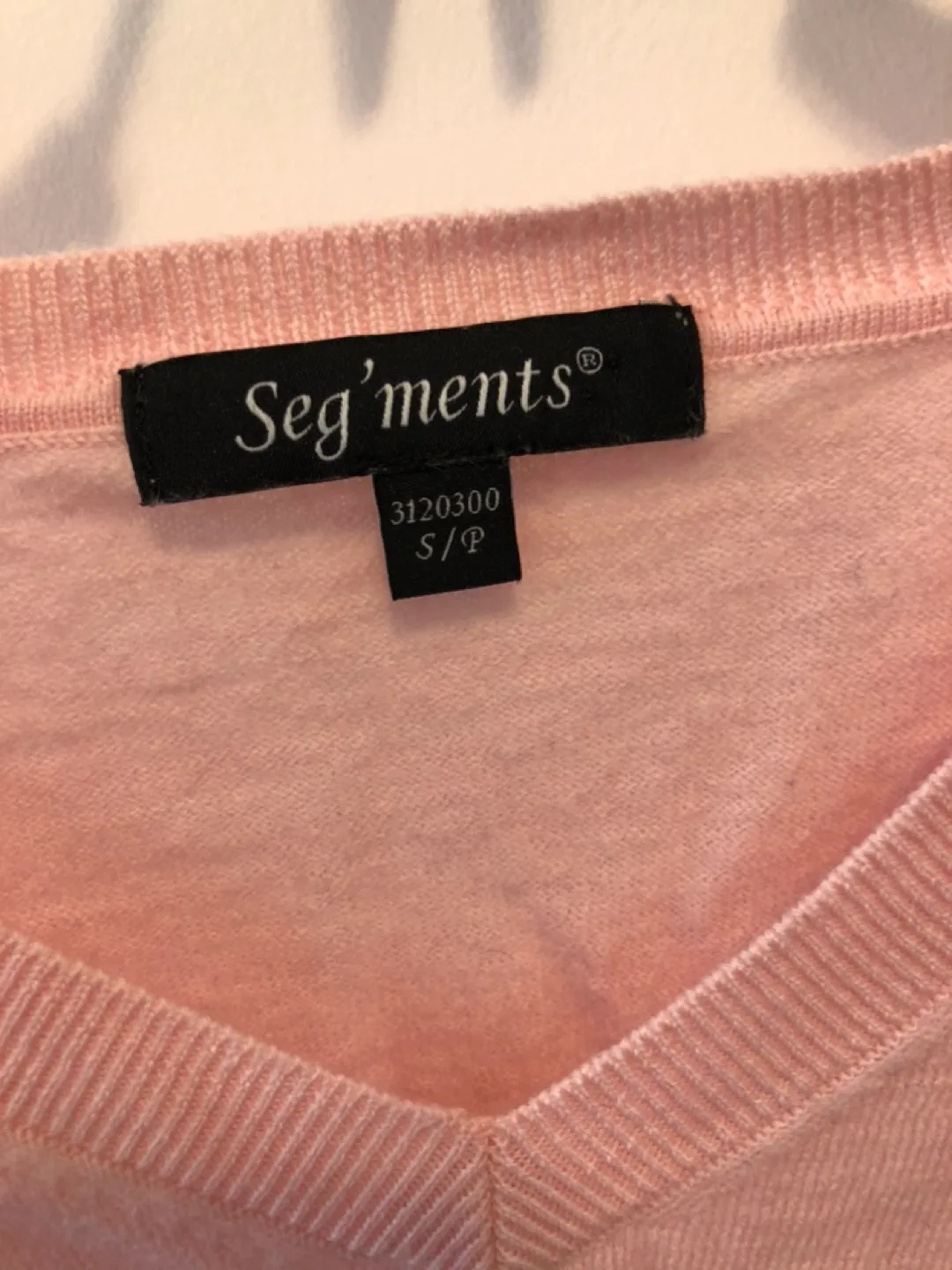 Seg'ments Pink Merino Wool V-Neck Sweater - Size Small image indicator(2)