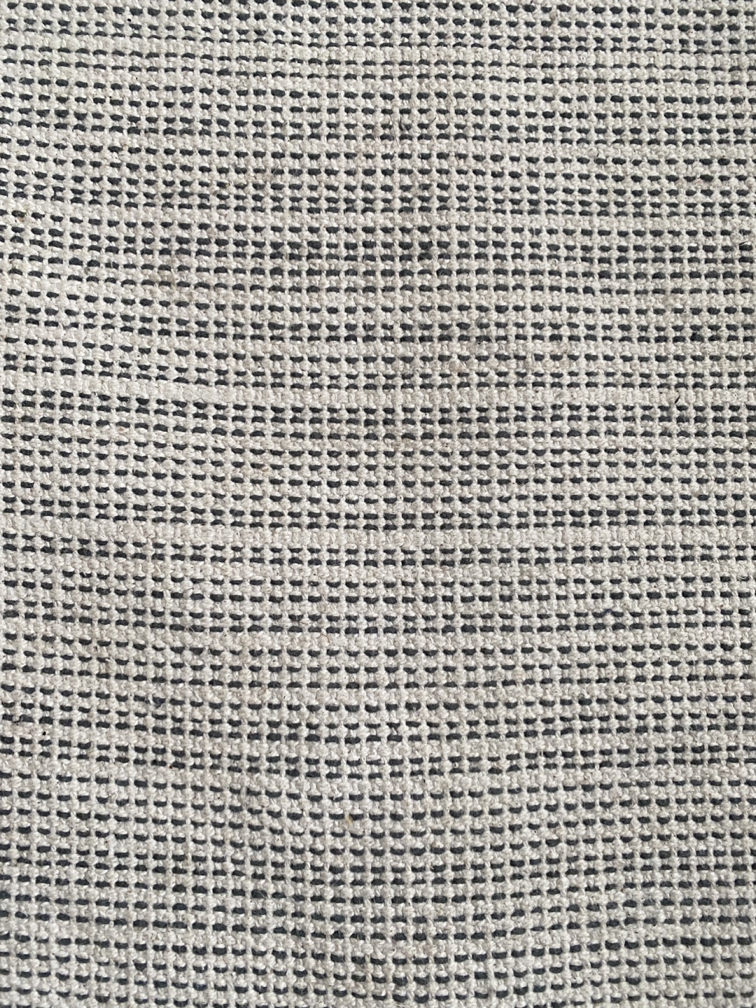 Large Grey and White Rug - photo 3