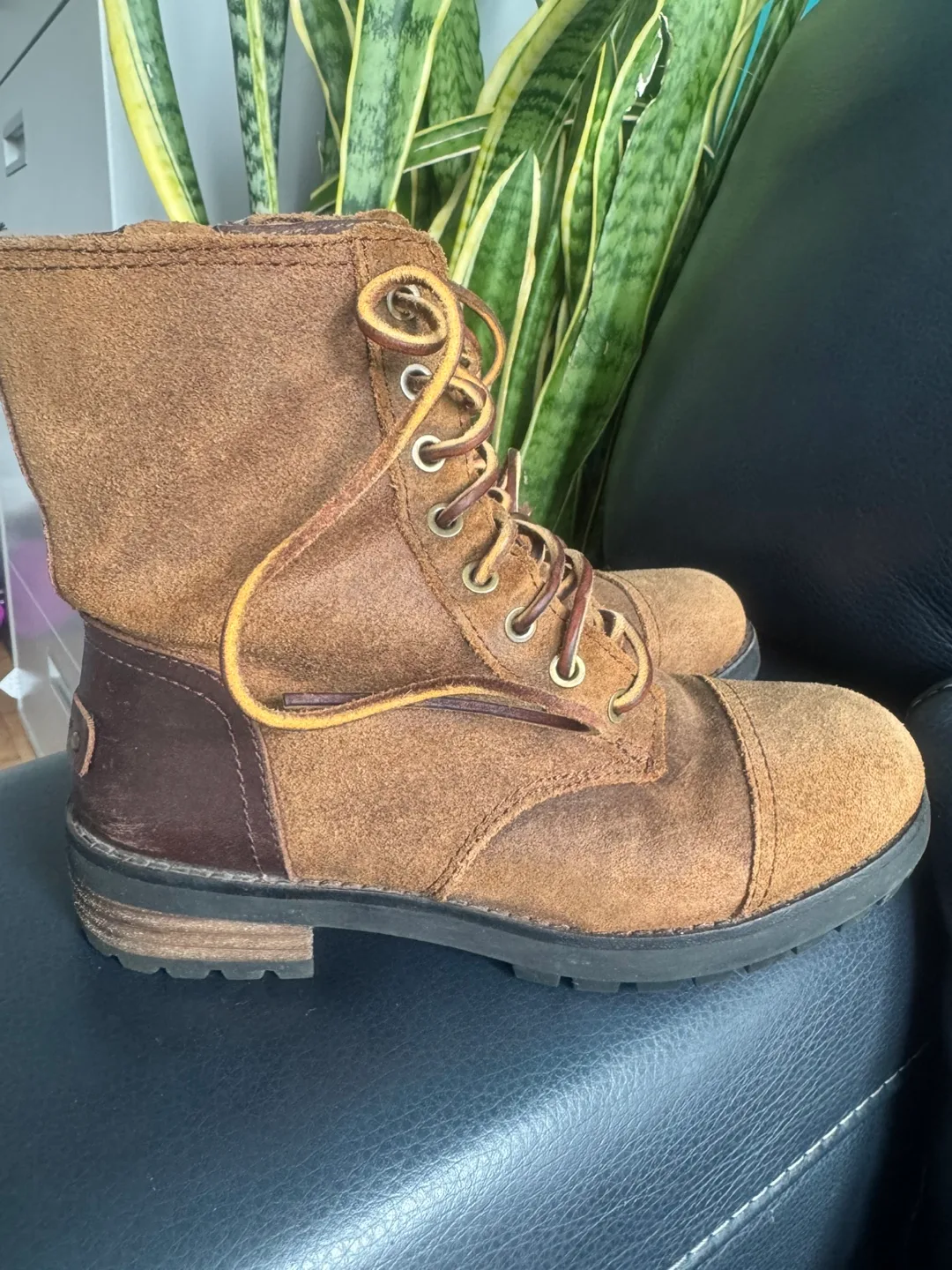 Women's UGG Brown Suede Boots Size 5 thumbnail