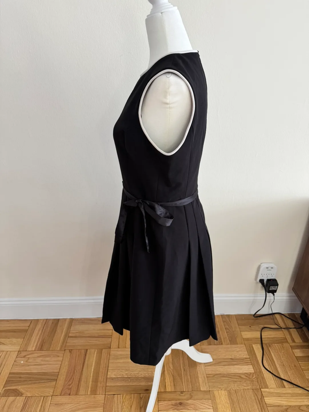 Anne Klein Black Dress | Size 6 image indicator(2)