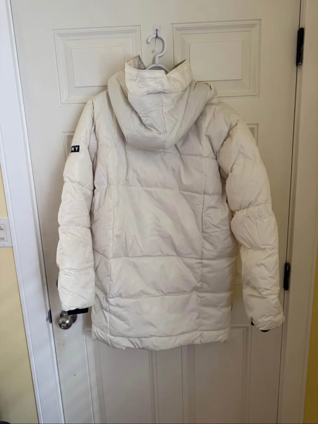 DKNY White Puffer Jacket Size Small image indicator(4)