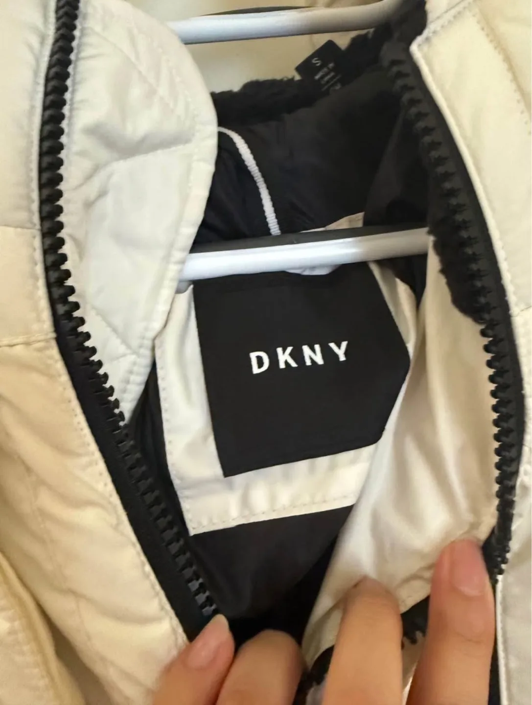 DKNY White Puffer Jacket Size Small image indicator(2)