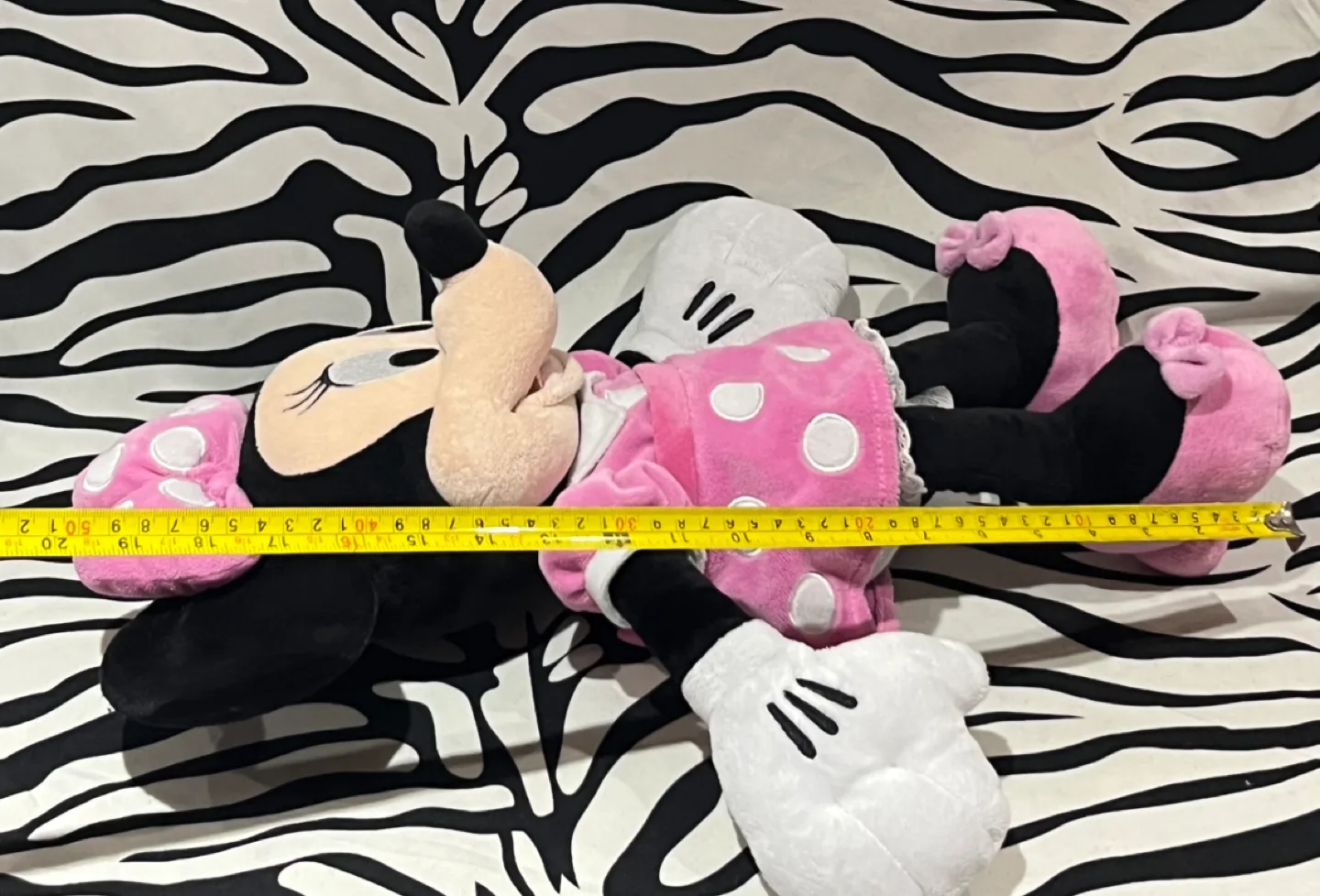 Disney Store Authentic Minnie Mouse Plush image indicator(6)