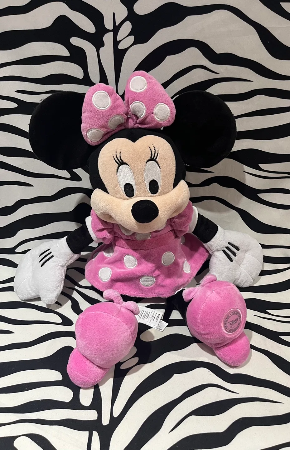 Disney Store Authentic Minnie Mouse Plush image indicator(3)