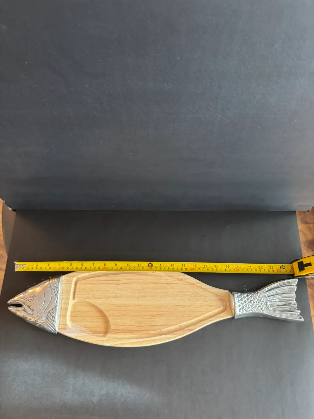 Unique Fish-Shaped Serving Board image indicator(3)