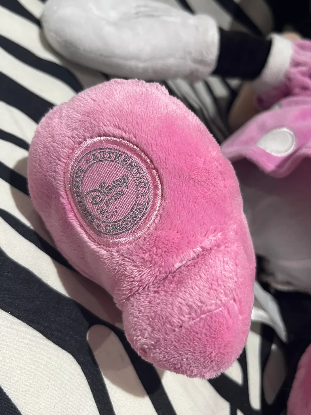 Disney Store Authentic Minnie Mouse Plush image indicator(3)