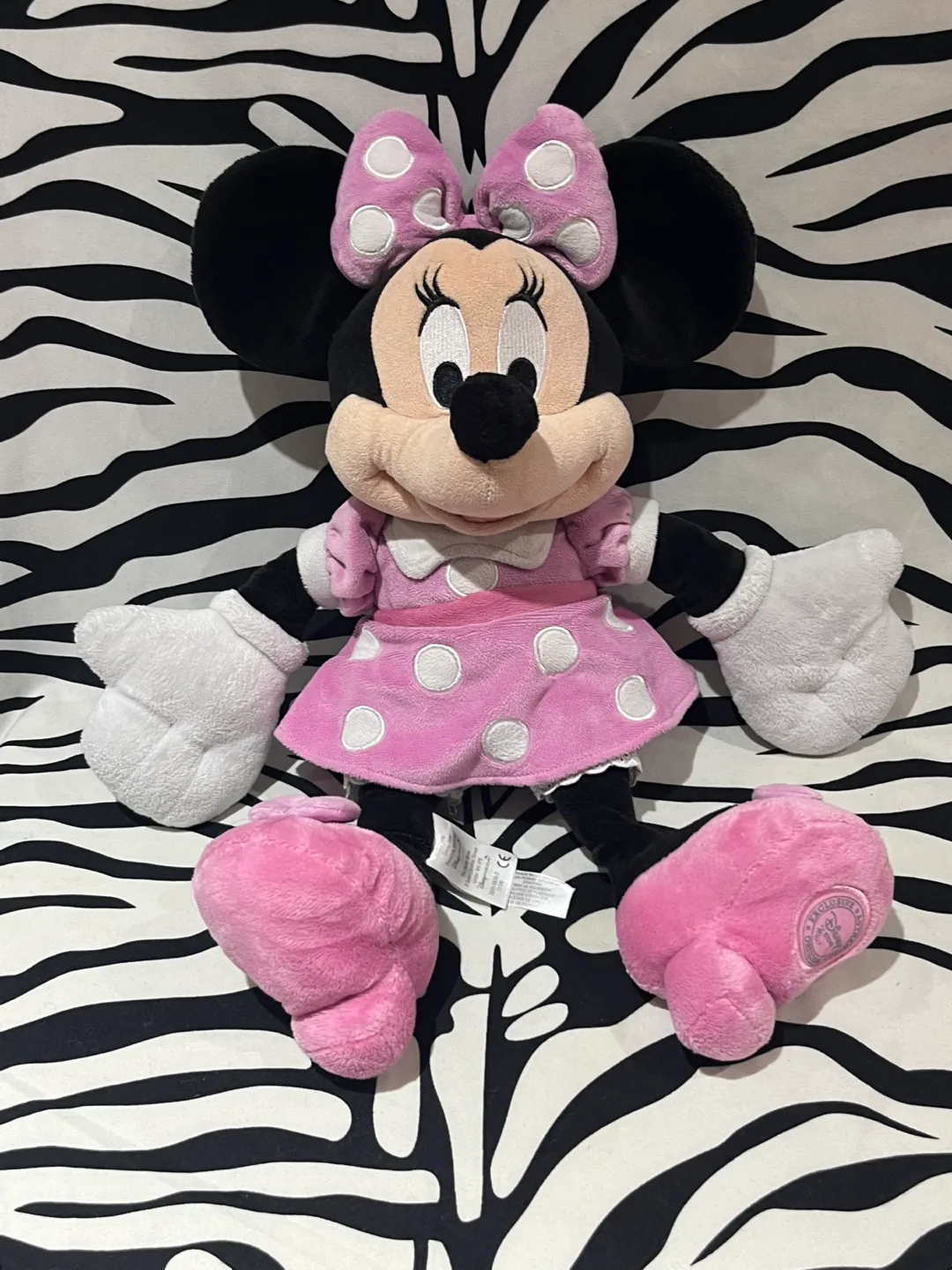 Disney Store Authentic Minnie Mouse Plush image indicator(5)