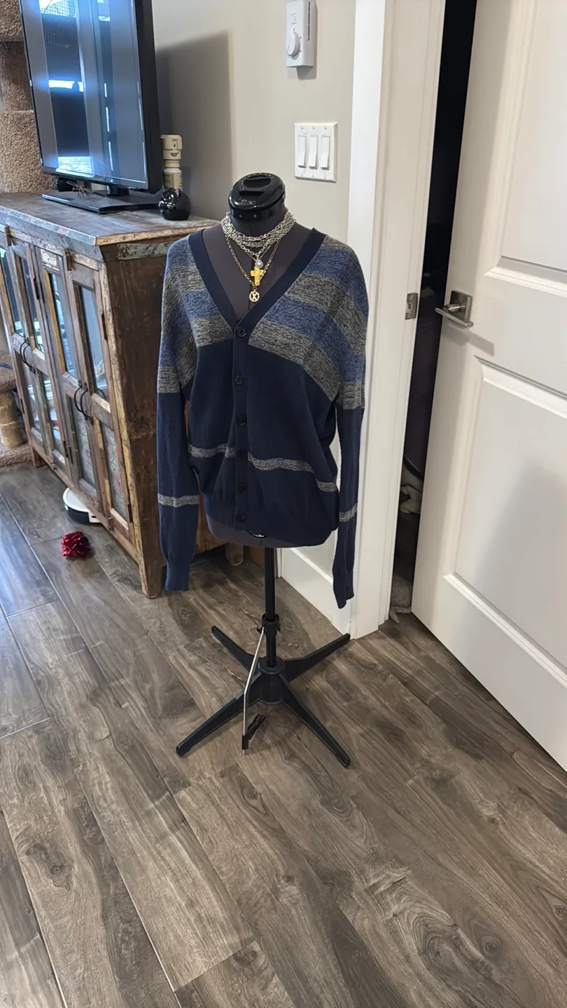 Burberry brit Men's Navy Sweater- size large (fits medium) image indicator(3)