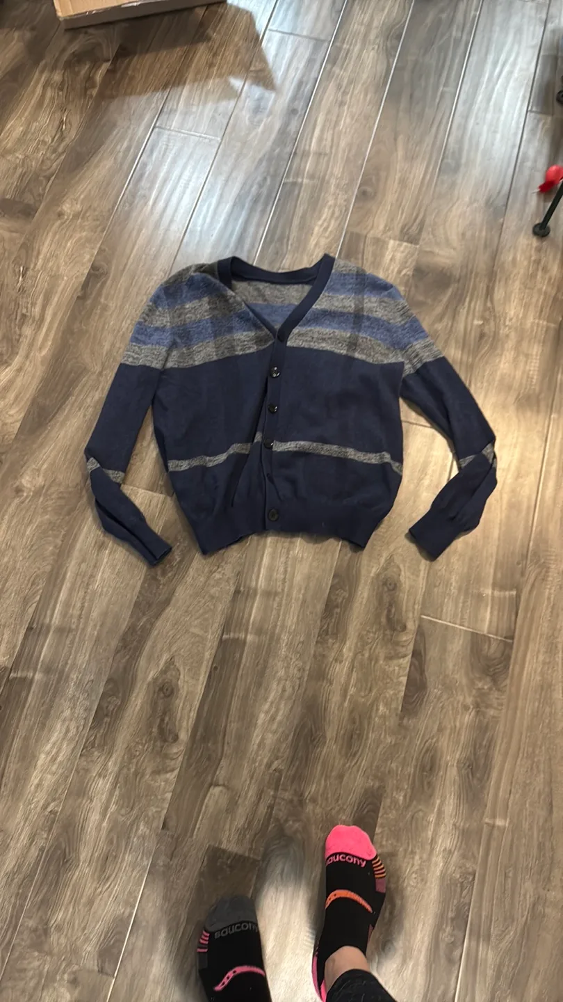 Burberry brit Men's Navy Sweater- size large (fits medium) image indicator(8)