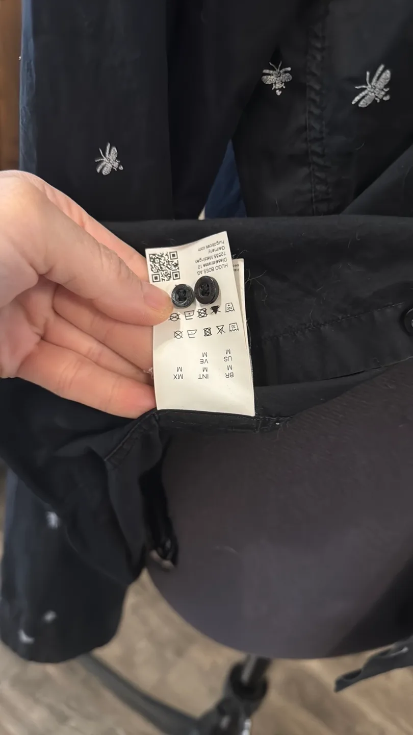 Hugo boss 100% cotton & bee 🐝 embroidery - med image indicator(8)