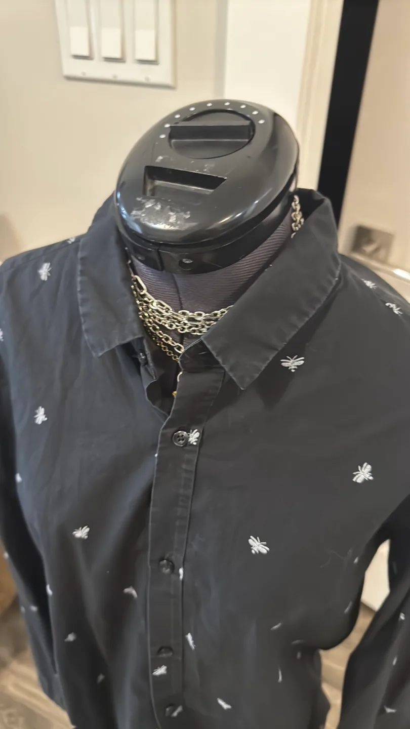 Hugo boss 100% cotton & bee 🐝 embroidery - med image indicator(10)