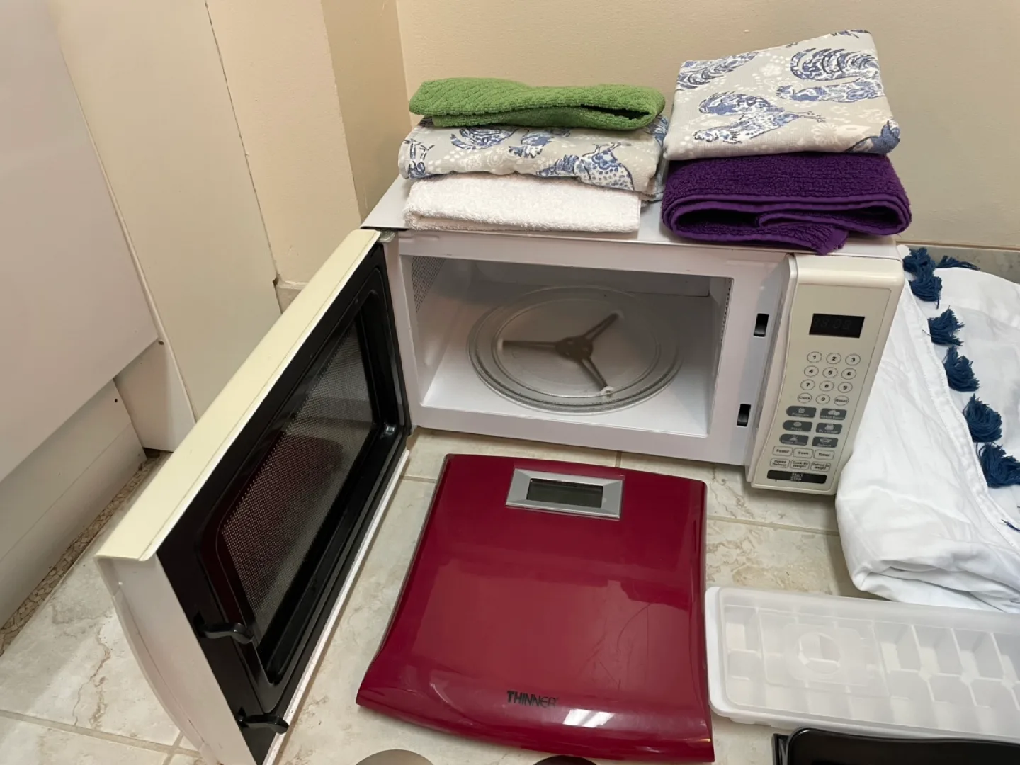 Kitchen / Household Bundle Great deal! Take all for $20 obo image indicator(5)