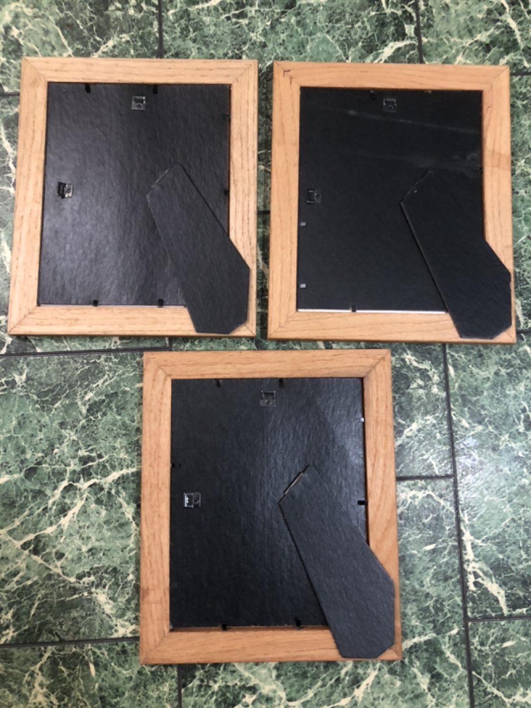 Set of three wooden picture frames - photo 2