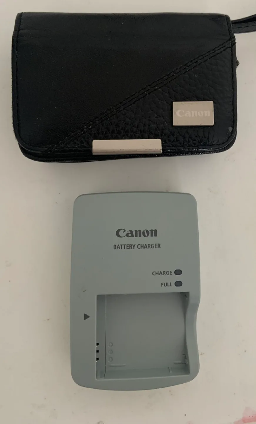 Canon PowerShot SD1200 IS Digital Camera with Accessories image indicator(3)