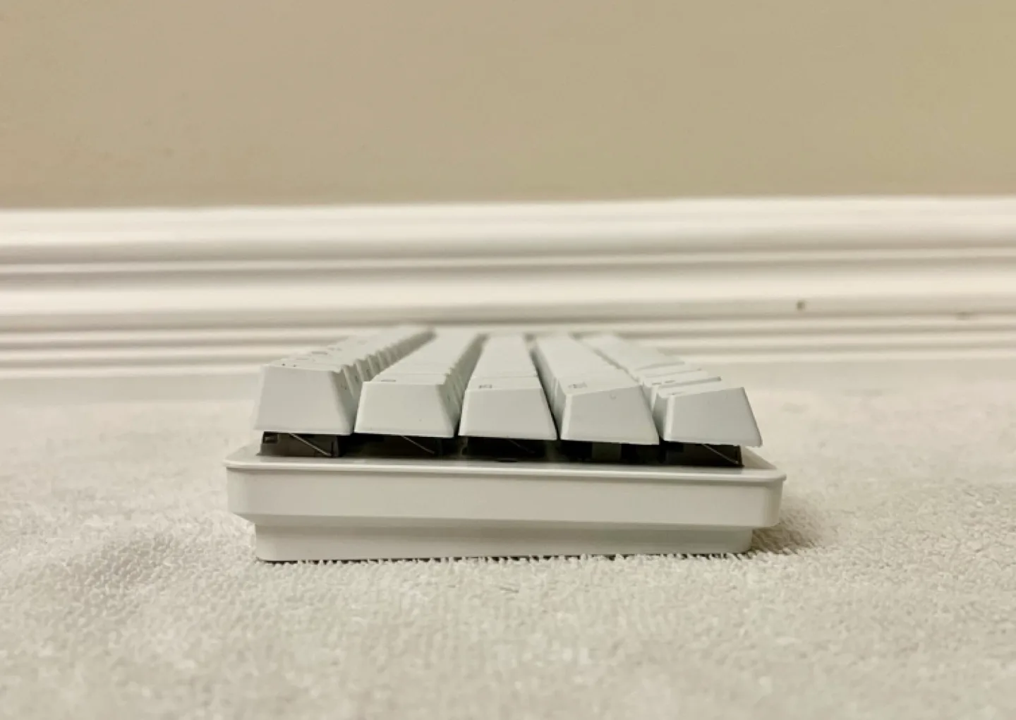 Razer Huntsman Mini Mercury White 60% Optical Gaming Keyboard image indicator(7)