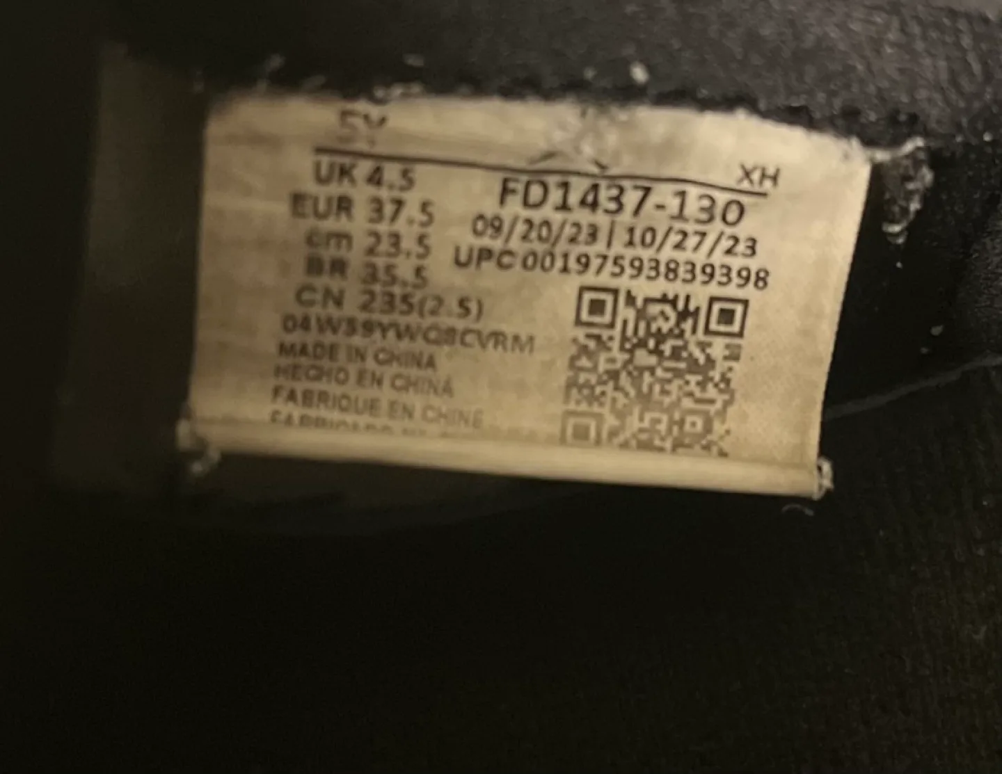 Nike Air Jordan 1 High OG 'Green Glow'. Size 5Y image indicator(10)