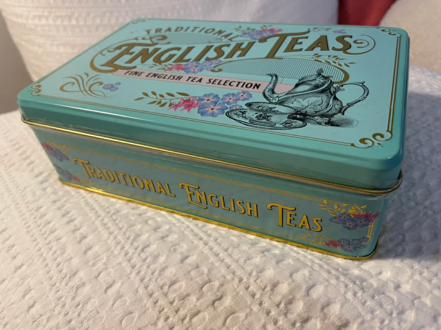 New English Teas Traditional English Teas Tin image indicator(3)