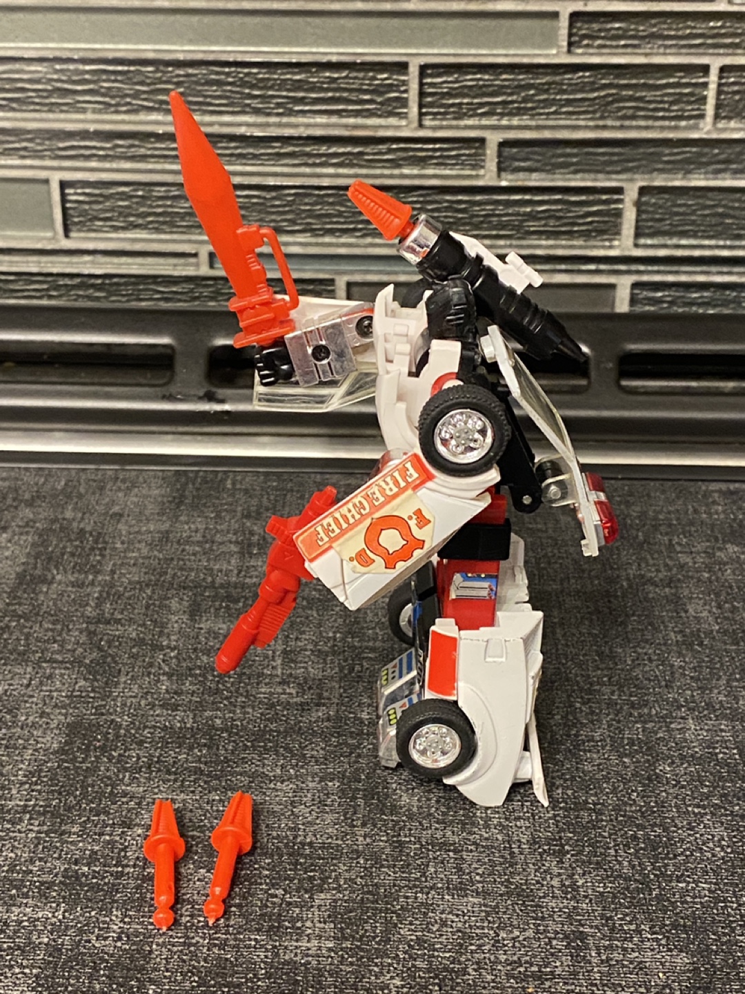 Vintage 1984 G1 Transformers Red Alert - photo 2
