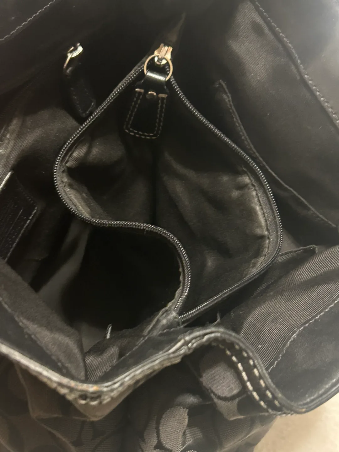 Coach Black Signature Tote Bag image indicator(4)