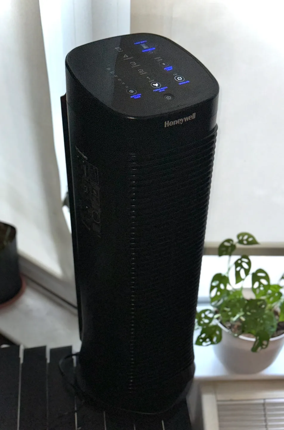 Honeywell AirGenius 5 Air Cleaner Purifier - HFD320 image indicator(2)