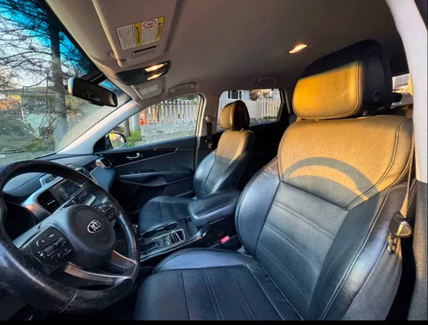 2016 Kia Sorento EX - Silver SUV image indicator(7)