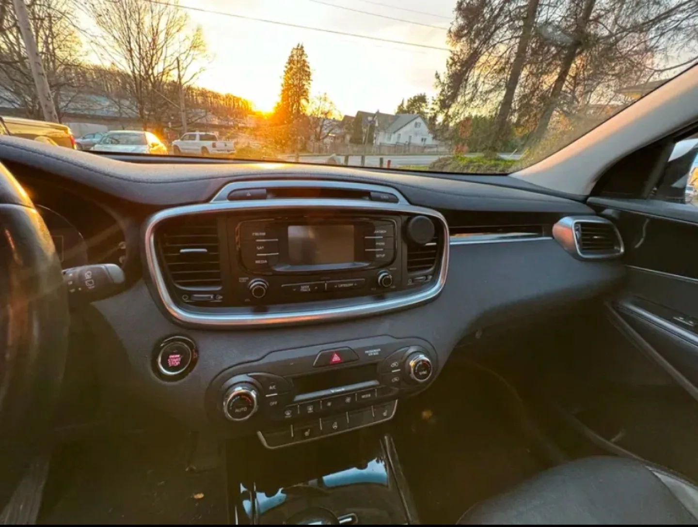 2016 Kia Sorento EX - Silver SUV image indicator(9)