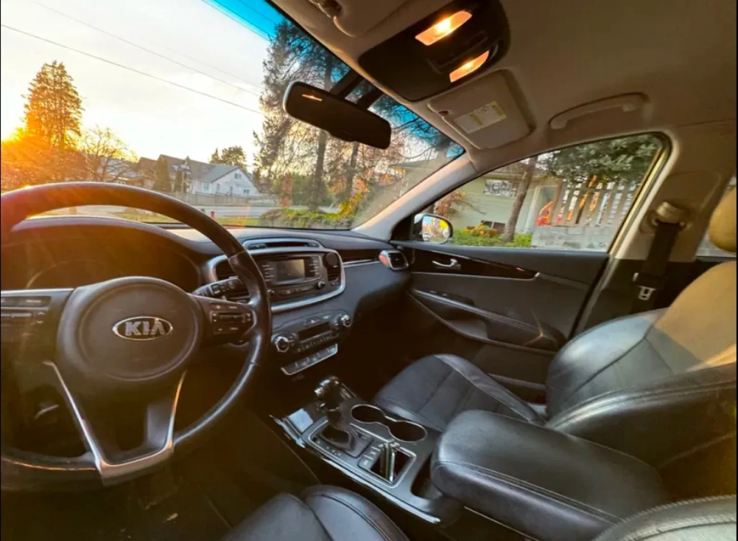 2016 Kia Sorento EX - Silver SUV image indicator(8)