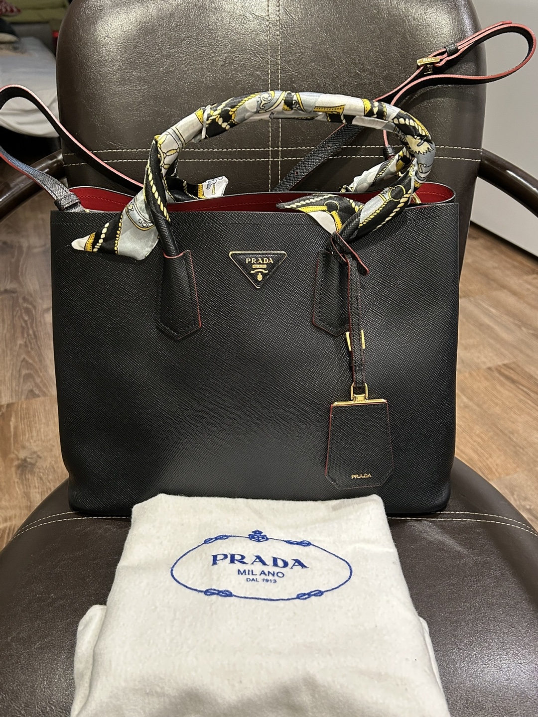 Authentic Prada Saffiano Lux Tote Bag BN2756
