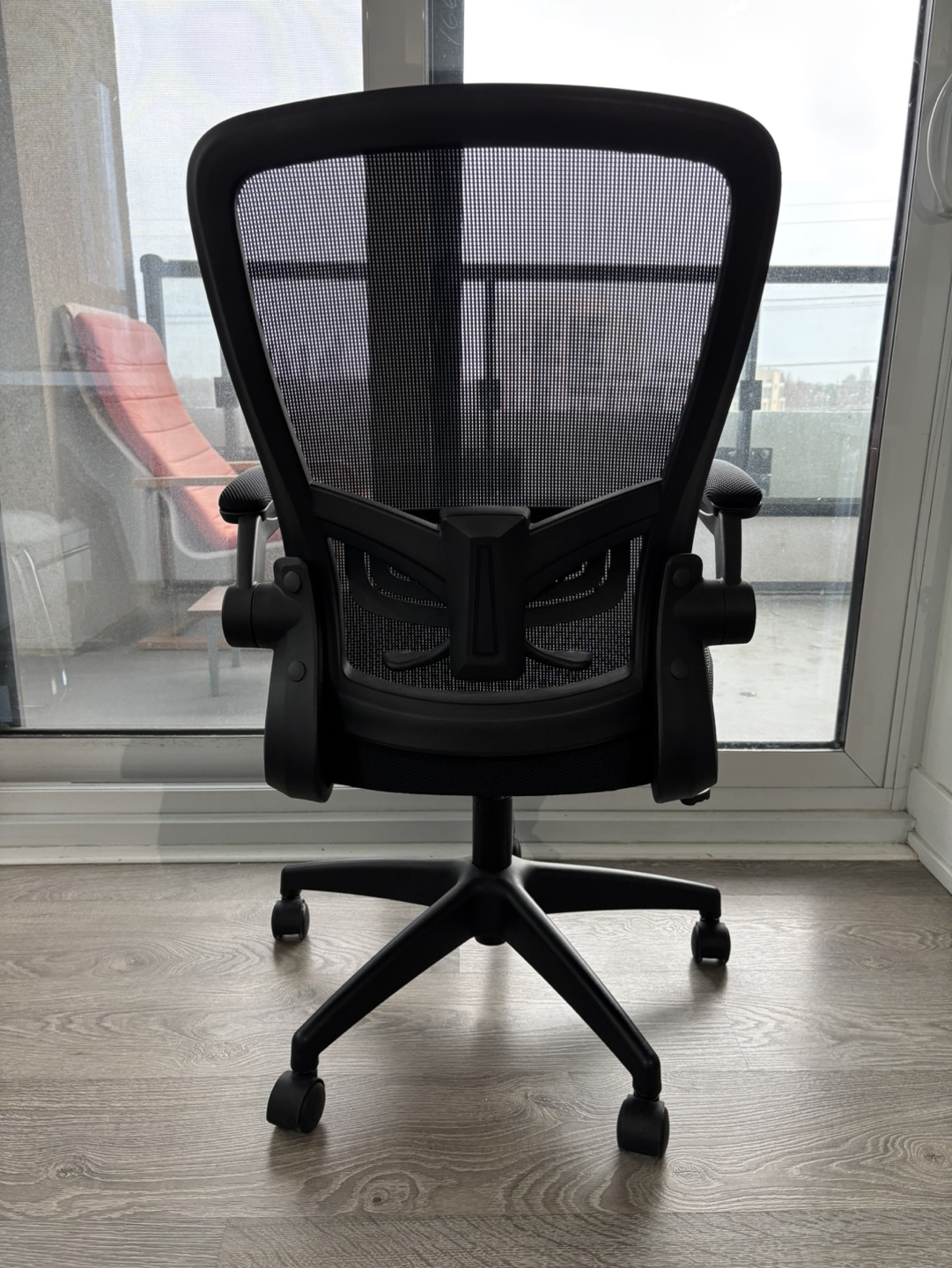 Black Mesh Office Chair - photo 3