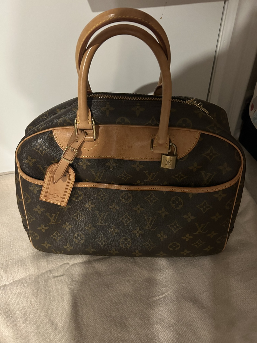 Authentic Louis Vuitton Monogram Deauville