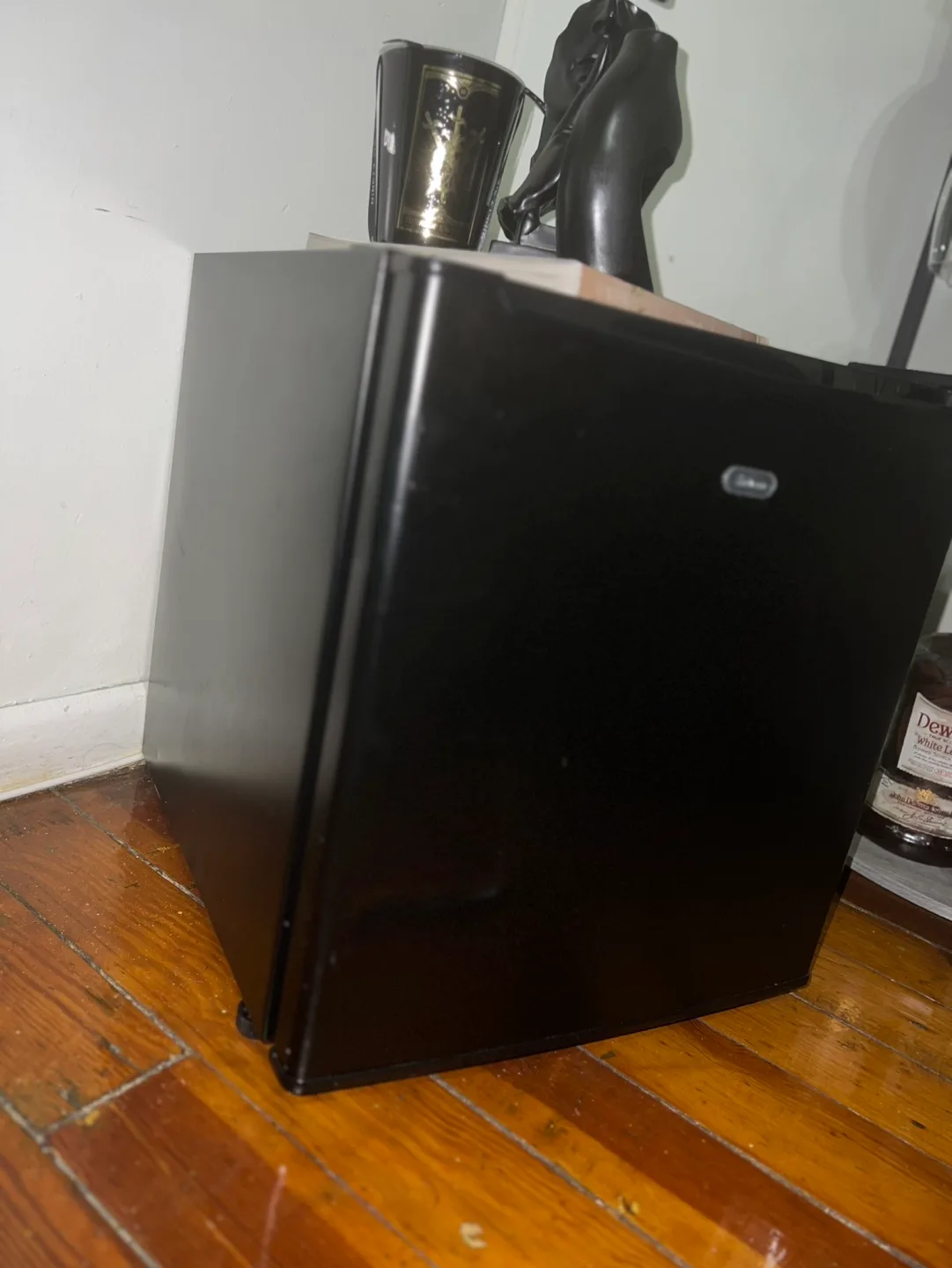 Black Mini-Fridge image indicator(3)