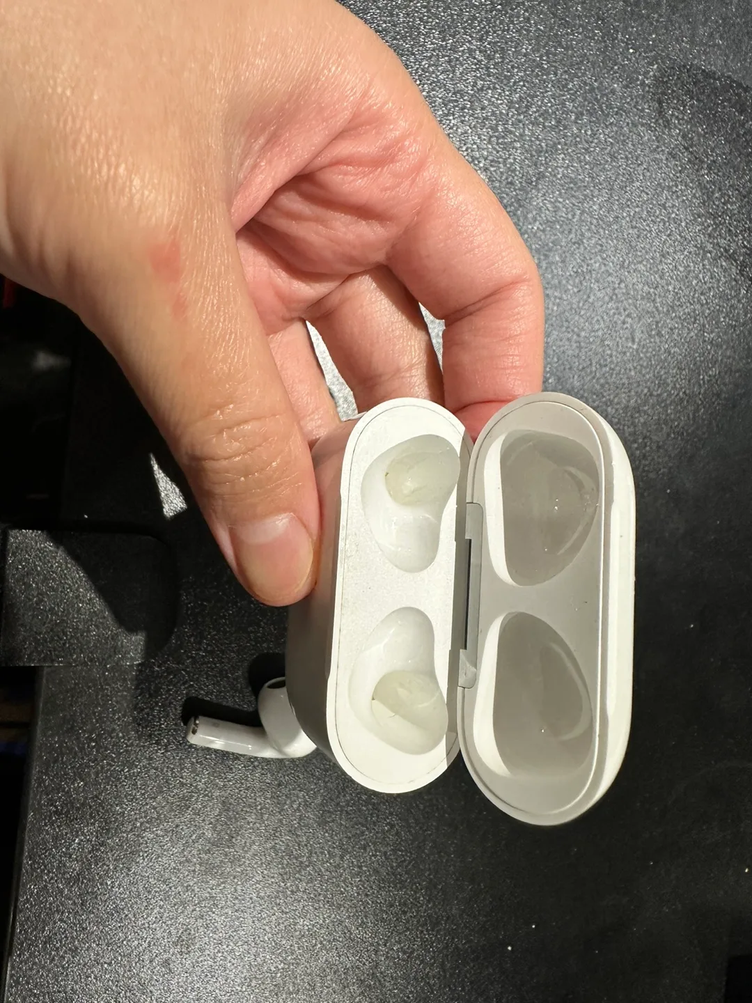 Apple AirPods 3rd Generation image indicator(3)